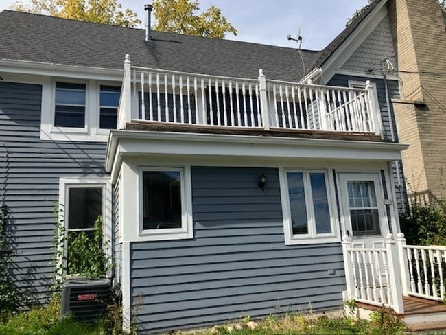 property at 507 W Chestnut St