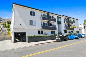 1937-1939 Argyle in Los Angeles, CA - Foto de edificio - Building Photo