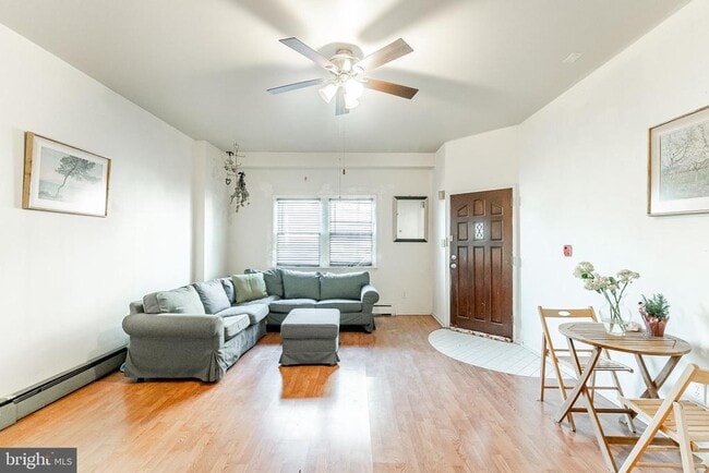 935 E Passyunk Ave in Philadelphia, PA - Building Photo - Building Photo