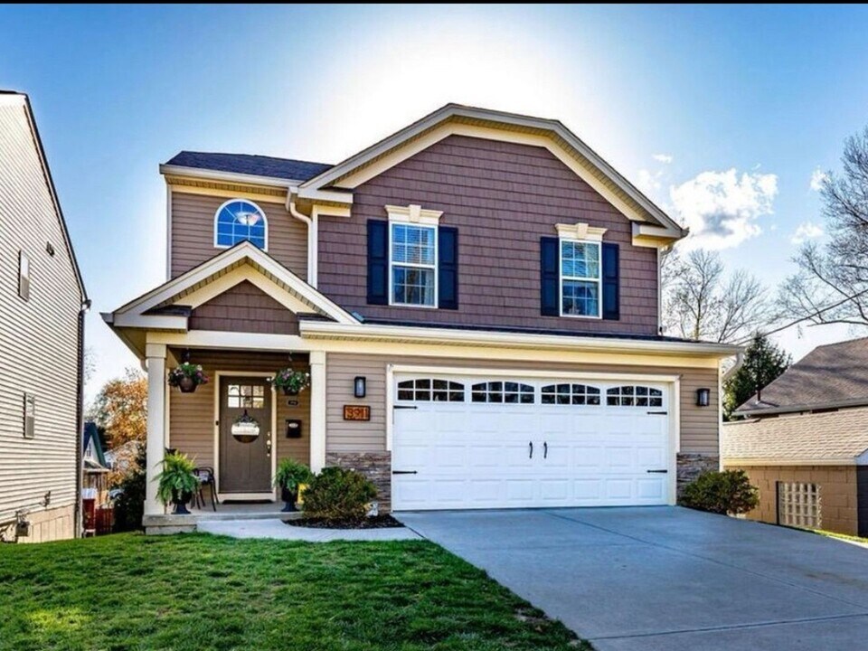 3911 Lonsdale St in Cincinnati, OH - Building Photo