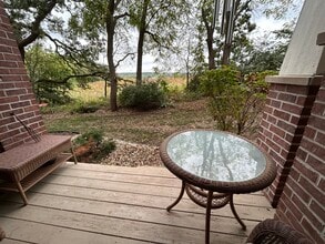 8253 Mayo Dr, Unit 106 in Madison, WI - Foto de edificio - Building Photo