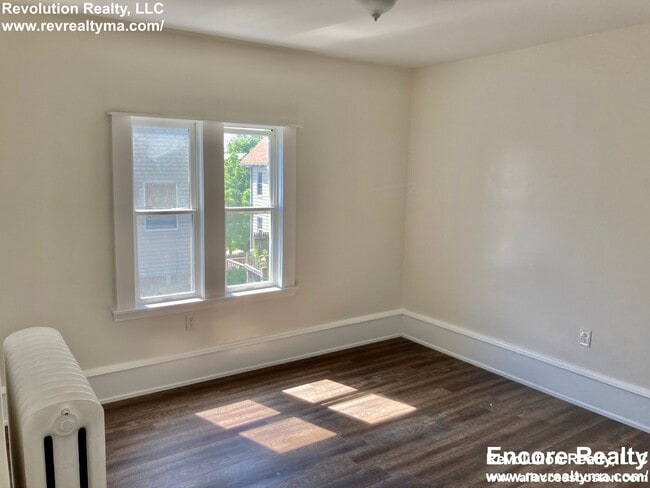 11 Barstow St, Unit 1 in Malden, MA - Building Photo - Building Photo