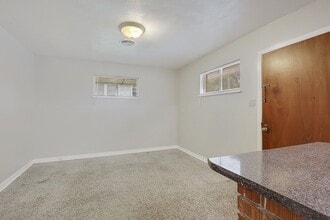 124 Lake Ave in Metairie, LA - Building Photo - Building Photo