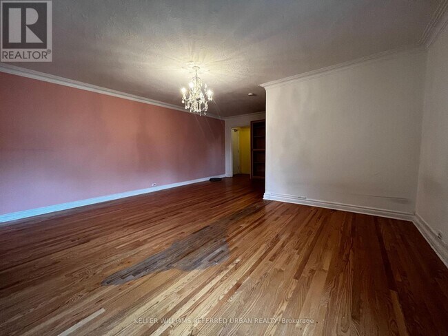150 Farnham Ave in Toronto, ON - Building Photo - Building Photo