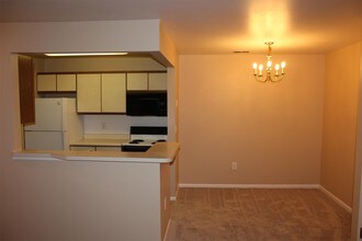 3670 S John Hix Rd in Wayne, MI - Building Photo - Building Photo