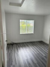 6921 Pembroke Rd in Pembroke Pines, FL - Building Photo - Building Photo