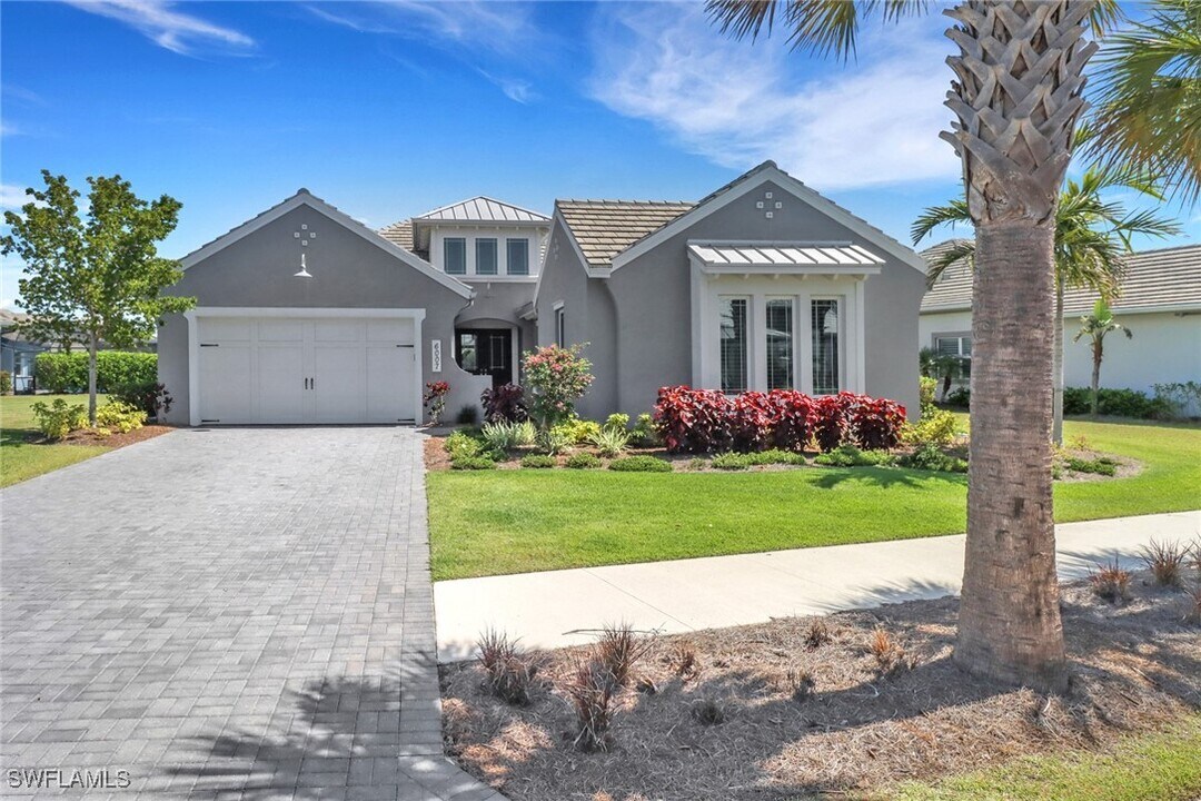 6007 Barthelemy Ave in Naples, FL - Building Photo
