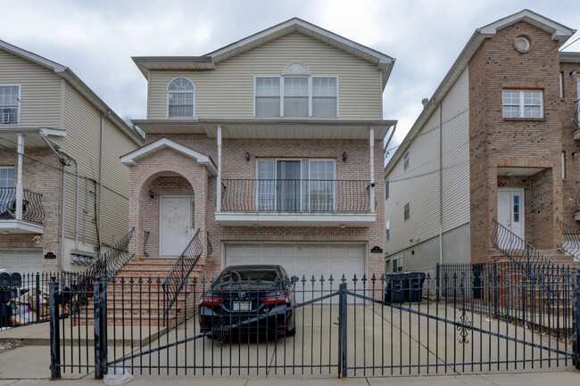 86 Hawthorne Ave, Unit 86 Hawthorne Ave, Newark,