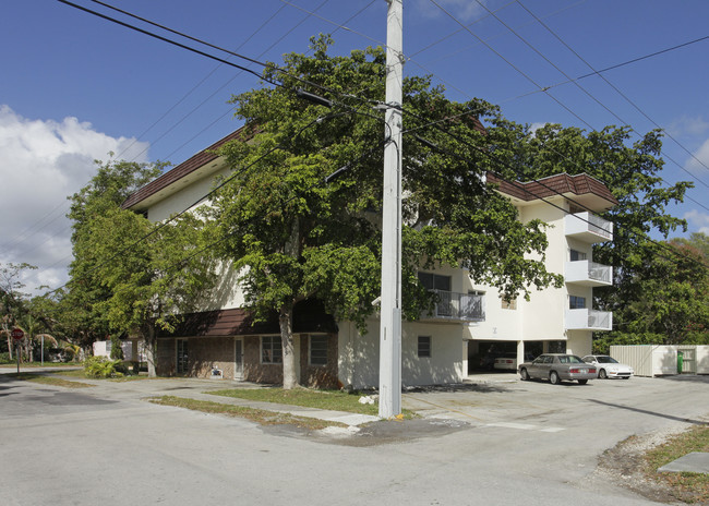 Biscayne Pointe in North Miami, FL - Building Photo - Building Photo