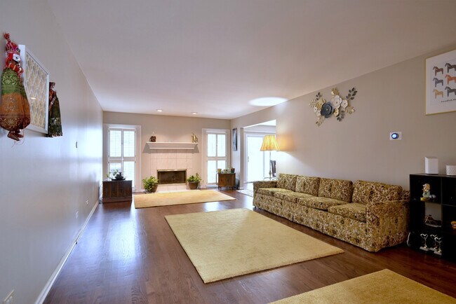 122 Schiller Pl in Itasca, IL - Foto de edificio - Building Photo