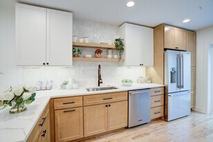 3 N Montford Ave in Baltimore, MD - Building Photo