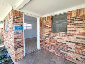 1528 W Elm St in Denison, TX - Building Photo - Building Photo