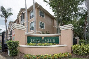 5303 Bay Club Cir in Tampa, FL - Building Photo