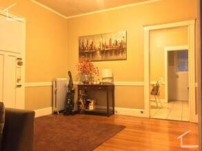 313 St Paul St in Brookline, MA - Building Photo - Building Photo