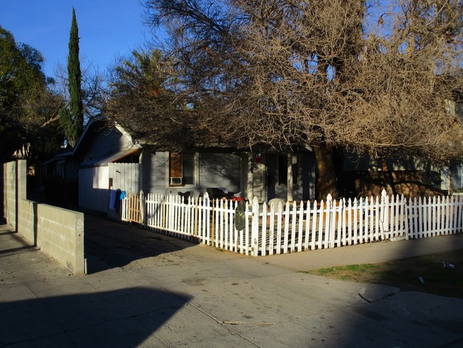 14807 Sylvan St in Van Nuys, CA - Building Photo - Other