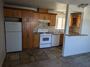7231 Lockwood St in Oakland, CA - Building Photo - Building Photo