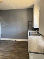 2001 N Grand Ave in Tyler, TX - Building Photo