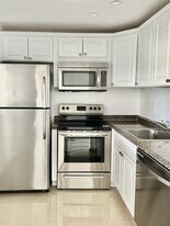 251 Brighton Dr in Boca Raton, FL - Building Photo