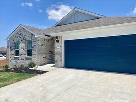 7611 Pewter Luster Bnd in Austin, TX - Building Photo