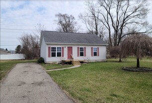11371 Gabriel St in Romulus, MI - Building Photo