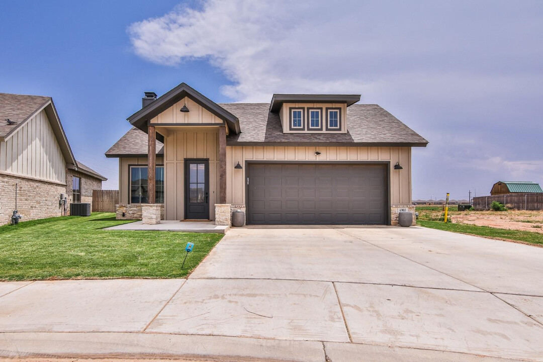 6903 18th St in Lubbock, TX - Building Photo