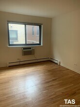 540 W Roscoe St, Unit 385 in Chicago, IL - Building Photo - Building Photo