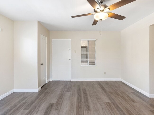 119 Orange Ave in Long Beach, CA - Building Photo - Building Photo