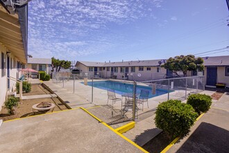 Rio Vista Apartments in Rio Vista, CA - Building Photo - Primary Photo