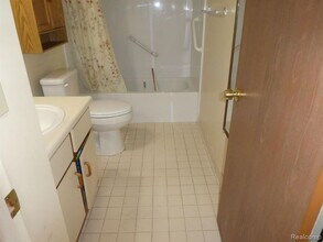3700 Heritage Pkwy in Dearborn, MI - Building Photo - Building Photo