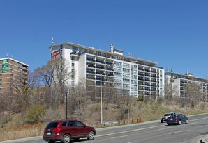 Roanoke Apartments in Toronto, ON - Building Photo