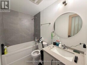 708 Sheppard Ave E in Toronto, ON - Building Photo - Building Photo