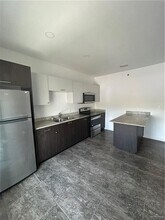 300 Sylvia Handy Dr in Elsa, TX - Building Photo - Building Photo