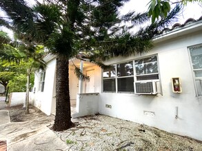 7905 Crespi Blvd in Miami Beach, FL - Building Photo - Building Photo