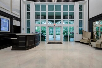 1063 Hillsboro Mile in Hillsboro Beach, FL - Building Photo - Building Photo