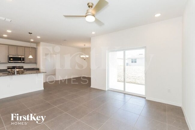 307 Corbel Ln in Eagle Lake, FL - Building Photo - Building Photo