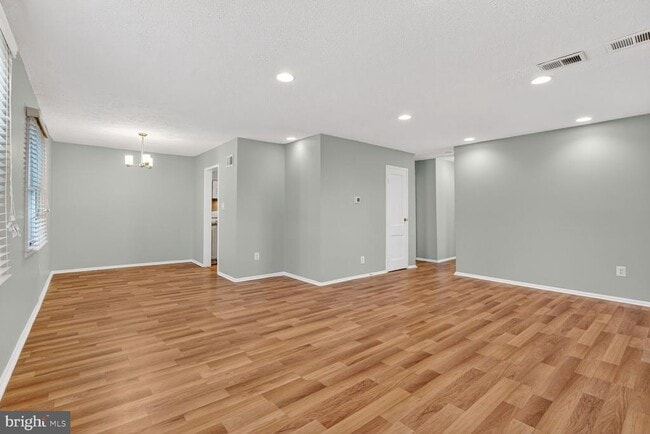 7600 Lisle Ave in Falls Church, VA - Building Photo - Building Photo