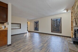 105 Hanover Way in Seneca, SC - Building Photo - Building Photo