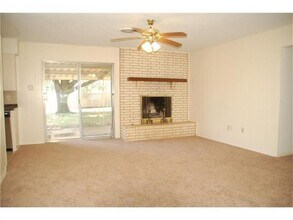 409 Wilshire Dr in Euless, TX - Building Photo - Building Photo