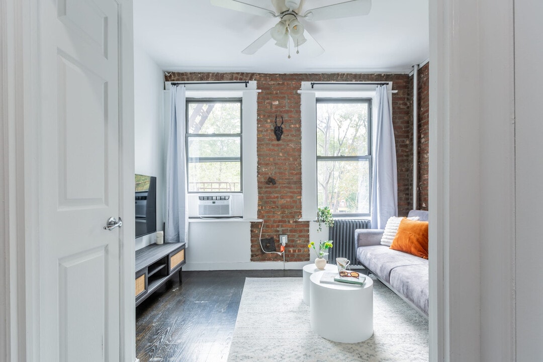 104 Forsyth St in New York, NY - Building Photo