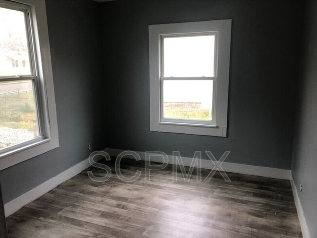 2652 Lawrence St in North Charleston, SC - Building Photo - Building Photo