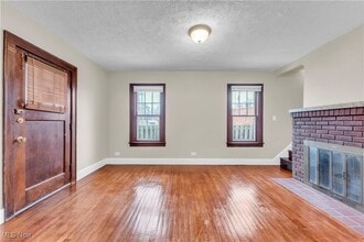 221 E 266th St in Euclid, OH - Building Photo - Building Photo