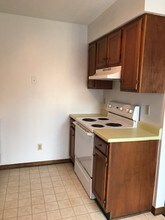 9128 Woodpark Ln NW-Unit -D in Knoxville, TN - Foto de edificio - Building Photo