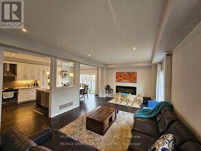 35 Cutts Cres in Hamilton, ON - Building Photo - Building Photo