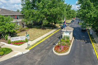 Double Tree Apartments in Lexington, KY - Foto de edificio - Building Photo