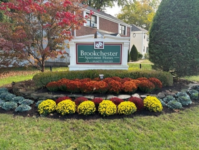 Brookchester Apartments in New Milford, NJ - Foto de edificio