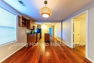 891 W Sharpe Ave in Nashville, TN - Foto de edificio - Building Photo