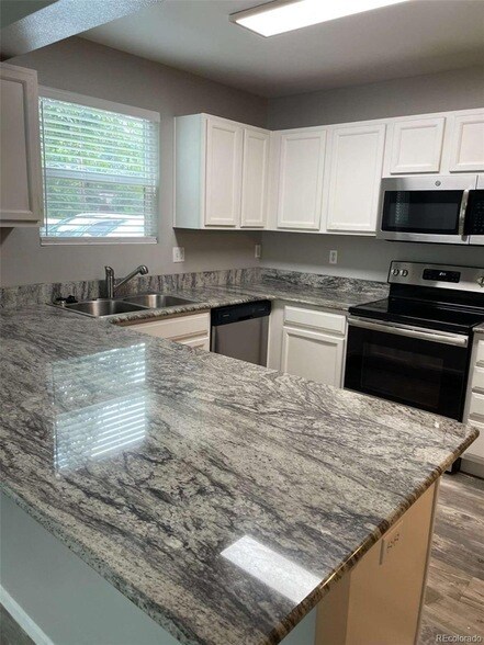 32 N Harlan St in Lakewood, CO - Building Photo