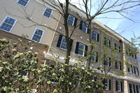 Greenway Village in Metuchen, NJ - Foto de edificio - Building Photo