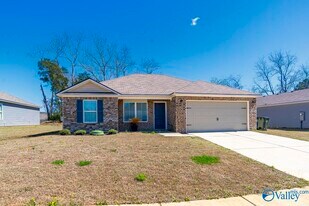 110 Olde Hearth Rd in New Market, AL - Building Photo