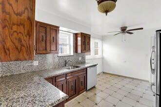 3821 W MORSE Ave in Lincolnwood, IL - Building Photo - Building Photo